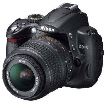 Nikon lansează aparatul foto D5000