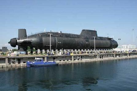 Anglia / Incendiu la bordul unui submarin nuclear