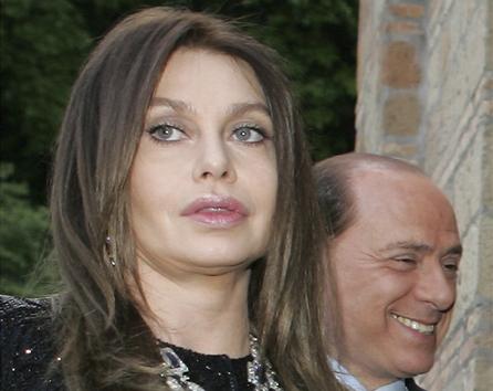 Soţia lui Berlusconi vrea să divorţeze