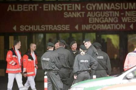 Atac cu armă albă într-un liceu din Germania