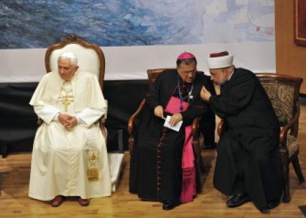 Incident diplomatic / Un şeic palestinian a întrerupt dialogul Papei cu liderii religioşi din regiune