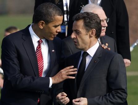  Sarkozy o dă la o parte pe regină pentru Obama