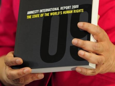 „Ţiganca împuţită" a ajuns şi în raportul Amnesty International