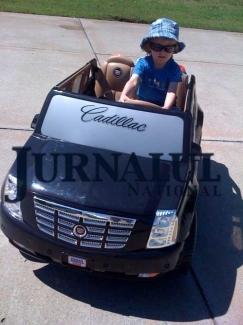 Un mini-Cadillac pentru fiul Nadiei