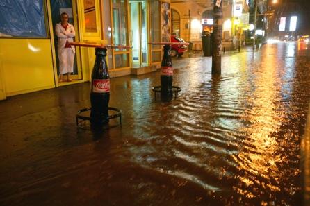 Furtuna in Bucureşti 2 iunie 18370030