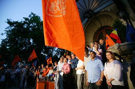 PSD+PC: 30,4%, PD-L 30,3% 18370445