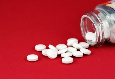 Aspirina poate ţine medicul departe?