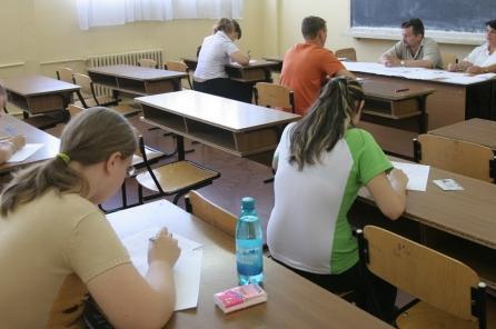 În Bucureşti, profesorii examinatori au spus prezent la BAC