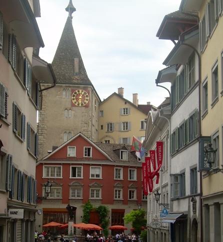 Elveţia: frumoasă şi devreme-acasă 18372060