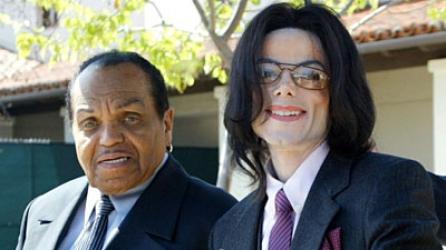 Tatăl lui Michael Jackson nu apare în testament!
