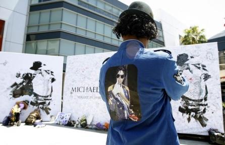 Ceremonia de adio a lui Michael Jackson, transmisă în direct în zeci de cinematografe din SUA