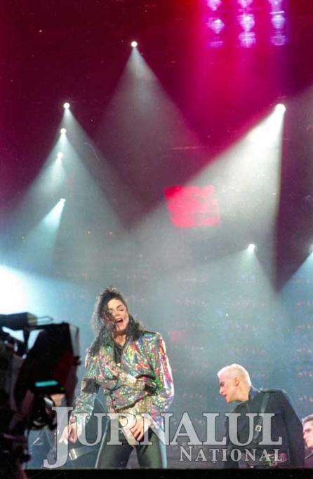 Foto Exclusiv: Michael Jackson live Bucureşti 1992 18373543