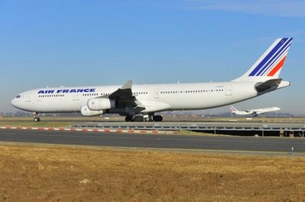 Un Airbus A340 al Air France, reţinut la sol din cauza unor probleme tehnice 