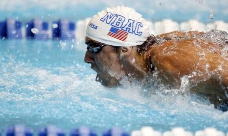 Michael Phelps a stabilit un nou record mondial la 100 m fluture