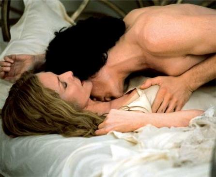 Michelle Pfeiffer, în pat cu un tânăr de 19 ani