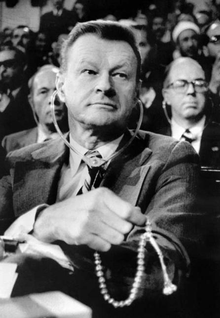 Zbigniew Brzezinski: Să dăm comunismului o înmormăntare decentă!