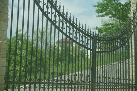 Liviu Luca, lup păstor la oi 18373251