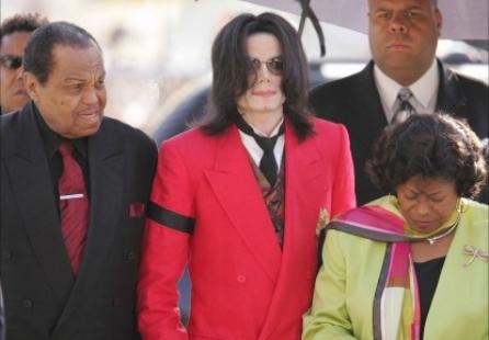 Fostul iubit al medicului lui Michael Jackson: "Starul a rămas steril, după ce a fost bătut de tatăl său"