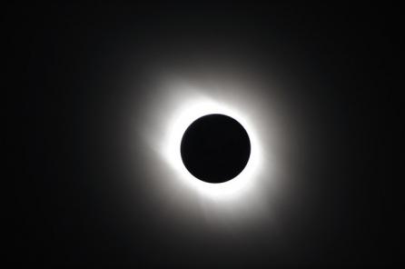 Eclipsa secolului, urmărită de peste două miliarde de oameni (Video)