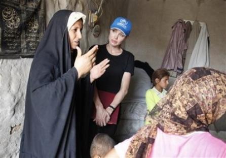 Angelina Jolie a cerut ONU să ajute refugiaţii irakieni
