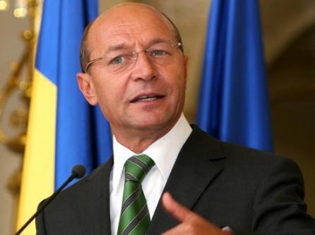 Băsescu îi vrea în şomaj pe funcţionarii "inutili" de la stat