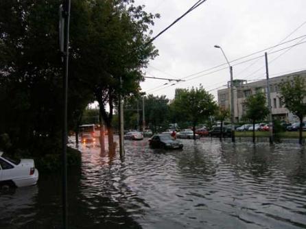 Bucureşti şi apă 18375143