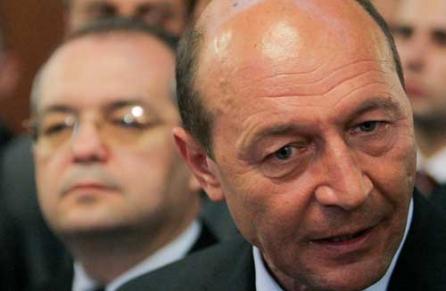Băsescu, desemnat candidat de Boc