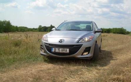 Mazda 3 Sedan: Mică şi frumoasă