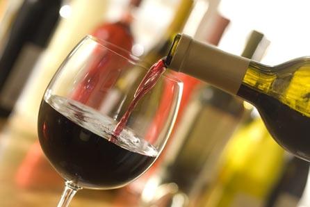 Vinul roşu previne şi combate inflamaţiile