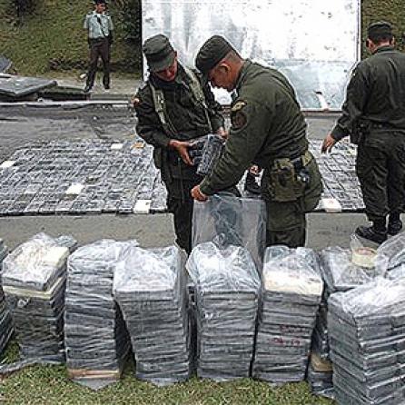 Drogurile bagă 63 de miliarde de dolari anual în buzunarele Mafiei din SUA