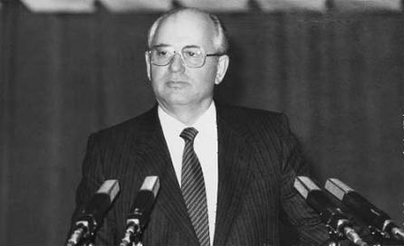 Gorbaciov: reîntoarcere dificilă la post