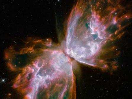 Fluturele galactic, imagine spectaculoasă trimisă de Hubble