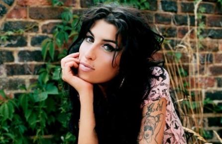 Cluburile de noapte o lasă pe Amy Winehouse fără bani în conturi