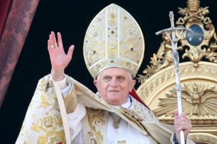 Papa acuză Occidentul că exportă "materialismul toxic" în Africa 