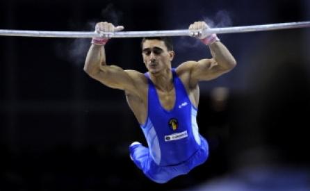 C.M. Gimnastică: Marian Drăgulescu şi Flavius Koczi, calificaţi la câte două finale pe aparate