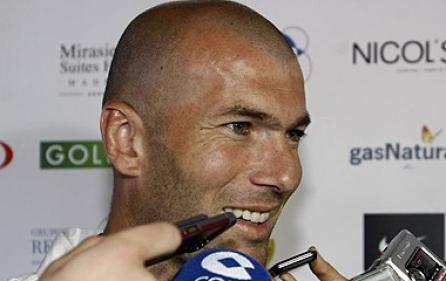 Zinedine Zidane va lucra gratuit pentru Real Madrid