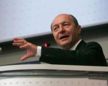 Traian Băsescu: Dizolvarea Parlamentului pe 7 decembrie, o eroare de exprimare!