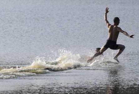 Shaolin, alergare pe apă