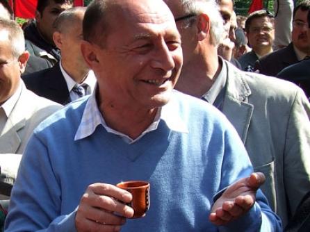 Băsescu: "Contracandidatul meu nu este Mircea Geoană, ci Ion Iliescu"