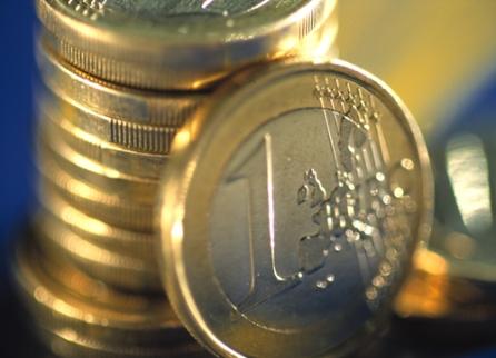 Euro a depăşit pragul de 4,3 lei pe piaţa interbancară