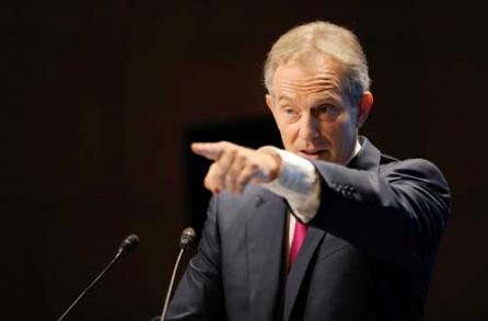 Visurile lui Tony Blair, răsturnate de pitici