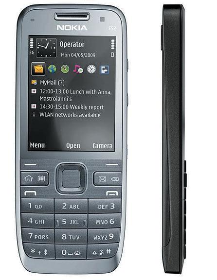 Dacă nu eşti atent, Nokia E52 ţi se strecoară în viaţă 