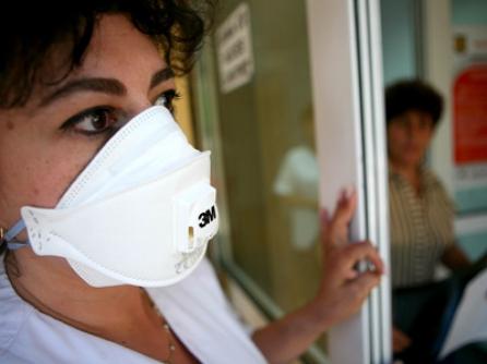 Institutul Matei Balş, luat cu asalt de oamenii speriaţi că au gripă porcină