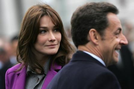Sarkozy i-a cerut Carlei Bruni să se retragă din viaţa publică