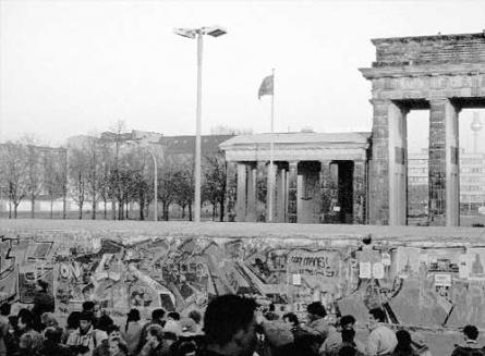 A căzut Zidul Berlinului