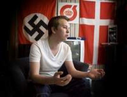Danemarca: Un lider neonazist asigură protecţia familiei regale! 