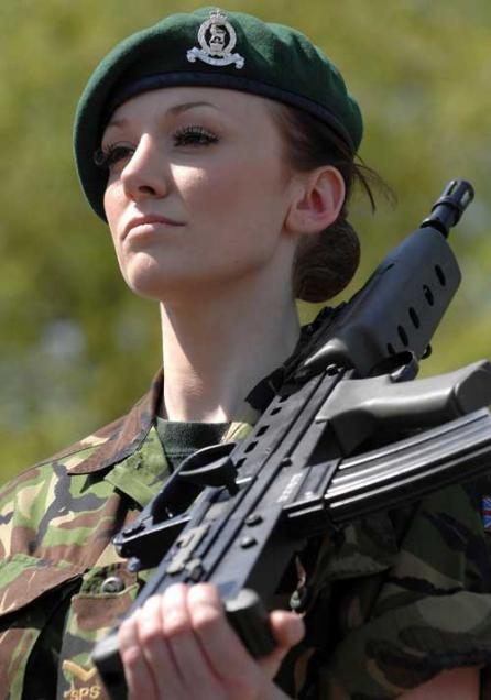 Miss Anglia pleacă în Afganistan