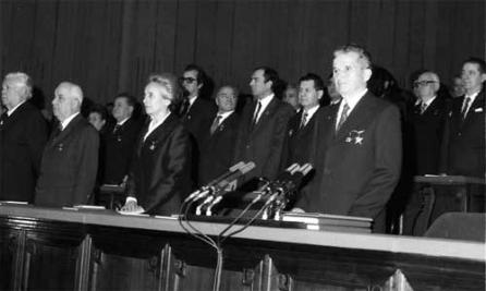 Membrii CPEx aşteptau demisia lui Ceauşescu la Congres