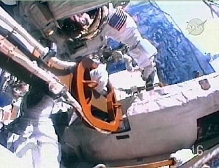 Atlantis s-a desprins de ISS şi revine pe Pământ