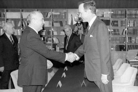 Întâlnirea dintre Bush şi Gorbaciov: Axa Yalta – Malta, via Bucureşti